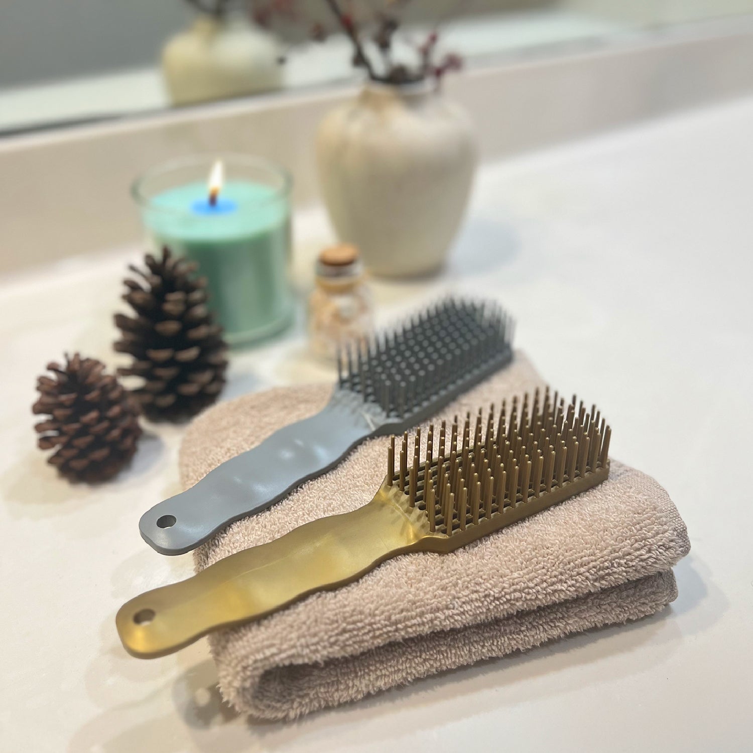 Detangling brushes